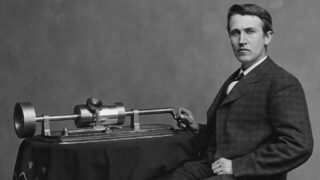 Thomas-Edison-and-phonograph-2